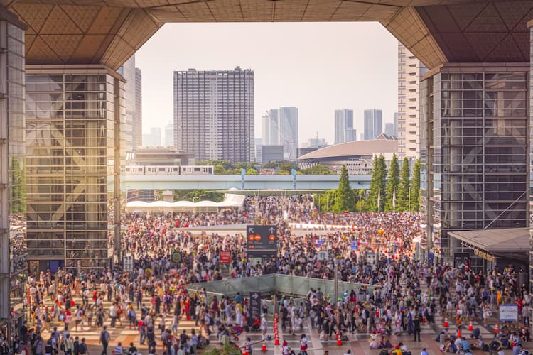 展示場の人数カウントで活用できます。 展示場の人数カウントで活用できます。