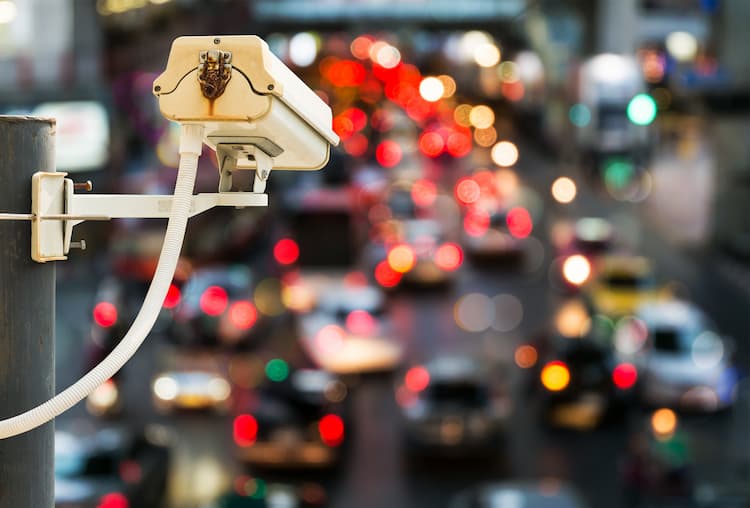 1サーバーで複数のカメラの道路事情を解析できるので多角的な分析をする事が可能です 1サーバーで複数のカメラの道路事情を解析できるので多角的な分析をする事が可能です