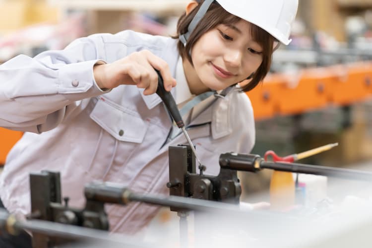 三次元骨格推定は作業者の骨格を検知データ化できます。 三次元骨格推定は作業者の骨格を検知データ化できます。